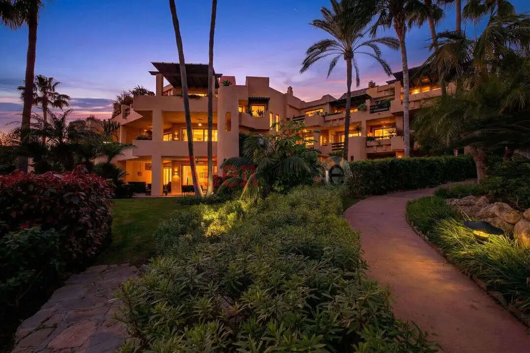 Flat with terrace for sale in Milla de Oro, imagen 8