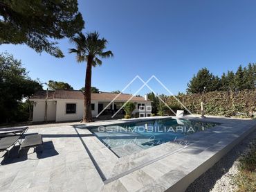 Casa con piscina en alquiler en Las Vegas - Campoaras