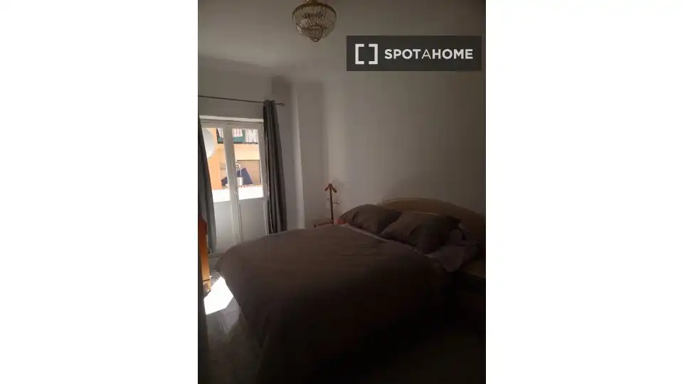 Dormitori de Apartament per a compartir en Alicante / Alacant amb Aire condicionat, Terrassa i Moblat