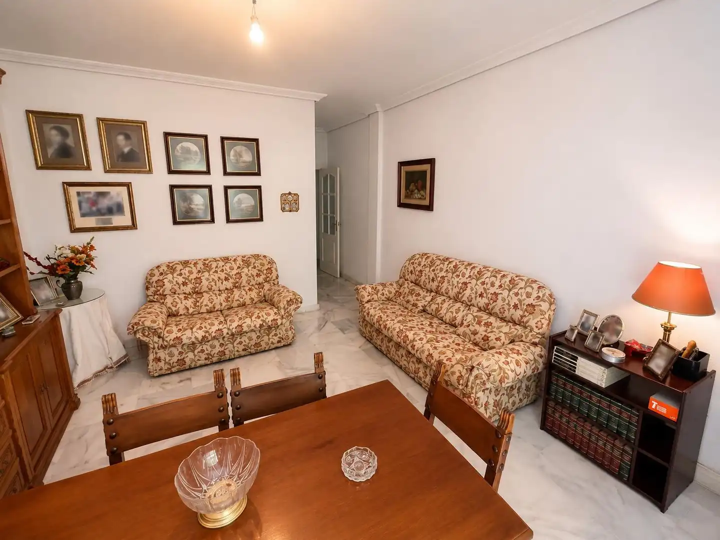 Sala d'estar de Pis en venda en Córdoba amb Aire condicionat, Traster i Moblat