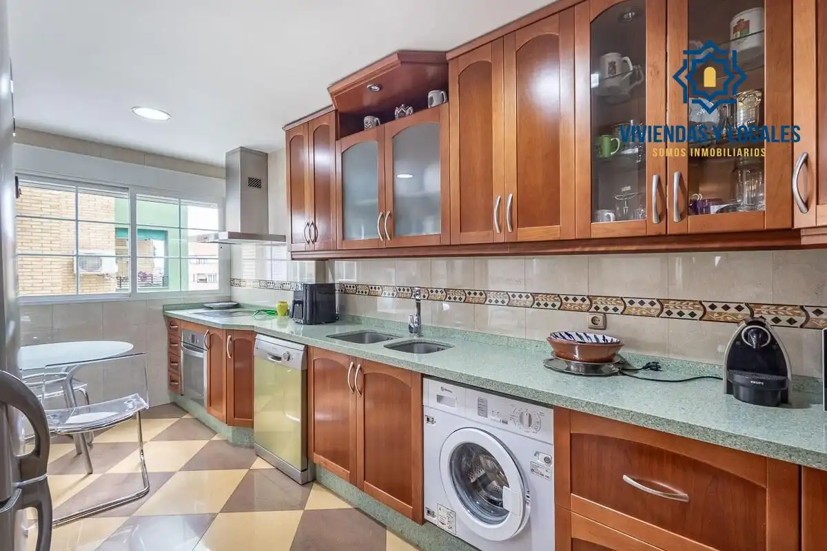 Piso con ascensor en venta en Calle ARQUITECTO JIMENEZ LACAL, imagen 9