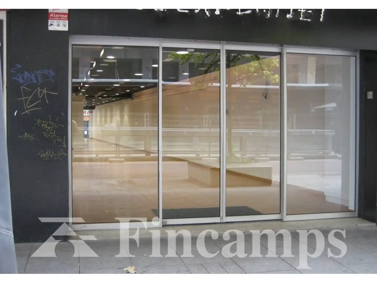 Local comercial de lloguer a Pasaje manresa 26, imagen 4