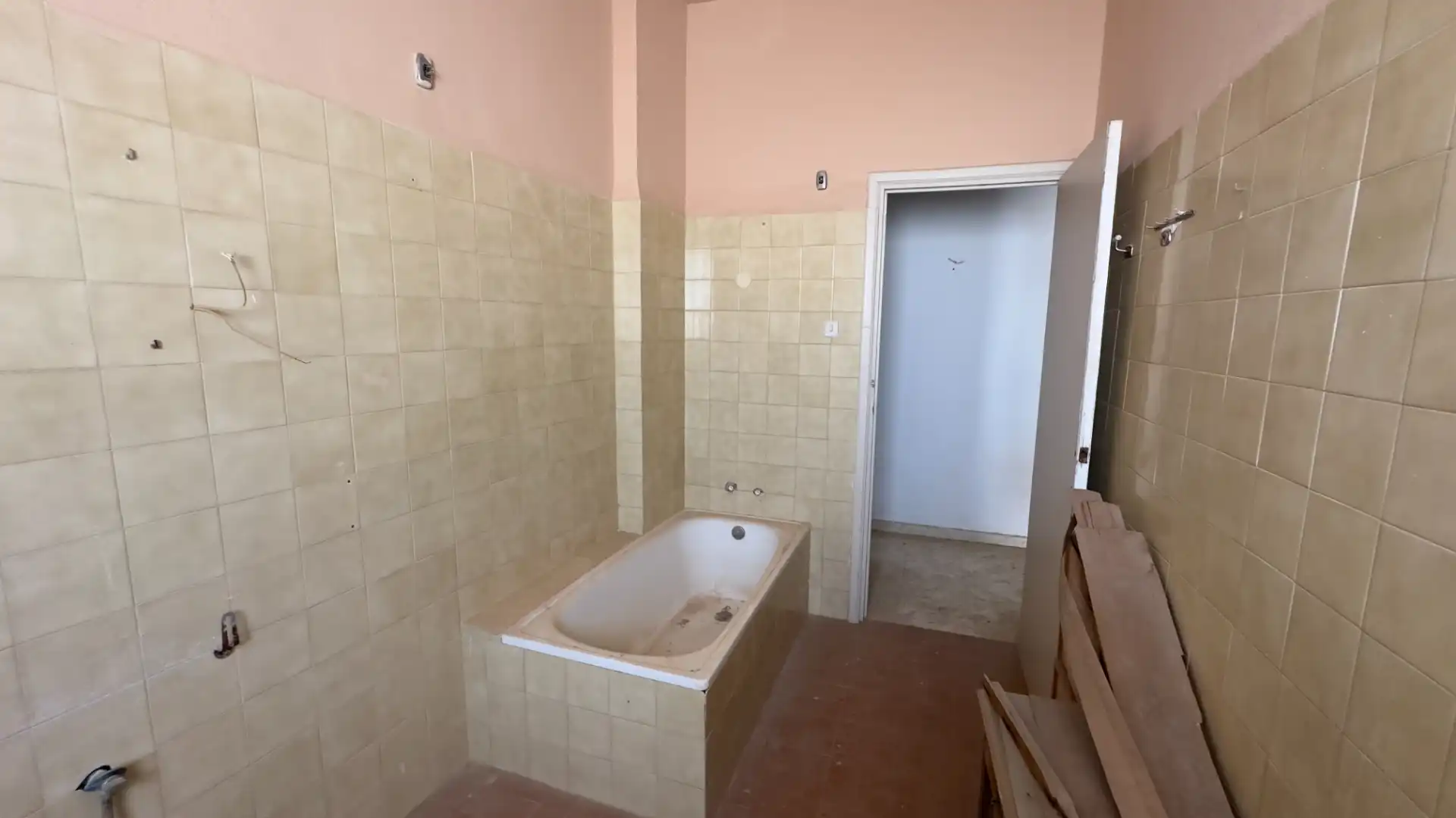 Bany de Casa o xalet en venda en Umbrete amb Terrassa, Traster i Piscina