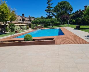 Swimming pool of Single-family semi-detached for sale in  Lleida Capital  with Air Conditioner, Heating and Private garden