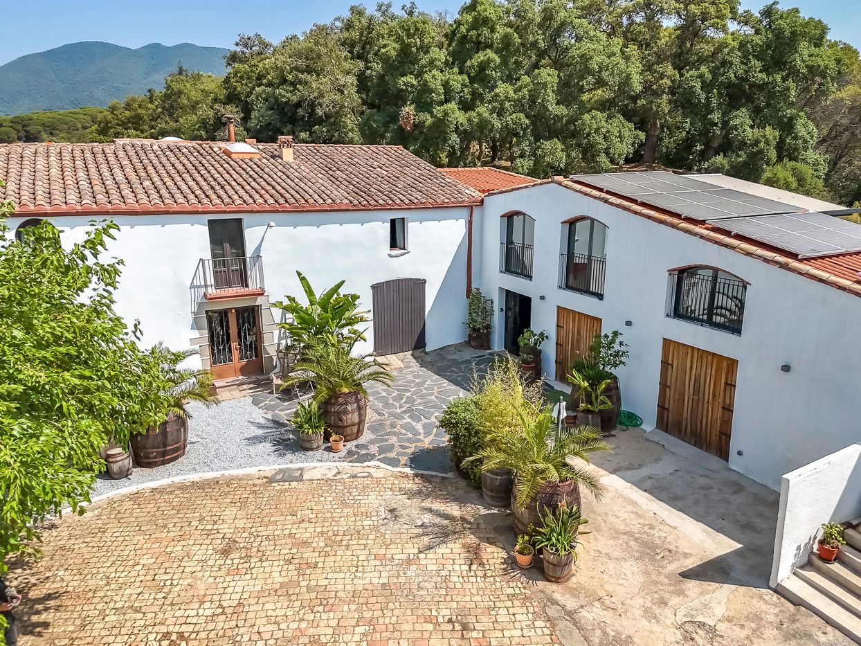 Außenansicht von Country house zum verkauf in Sant Iscle de Vallalta