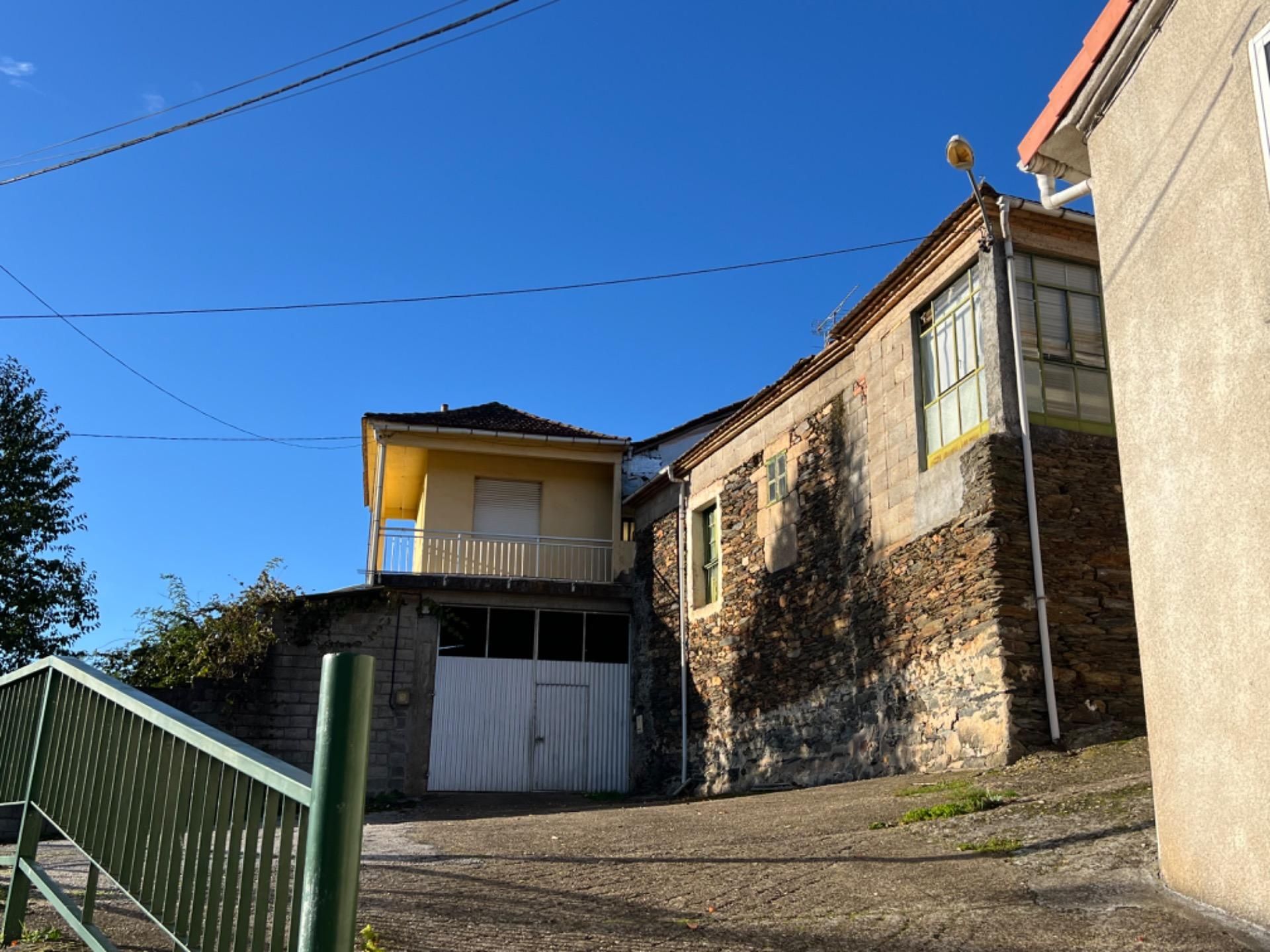 Vista exterior de Casa o xalet en venda en Laza amb Calefacció i Jardí privat