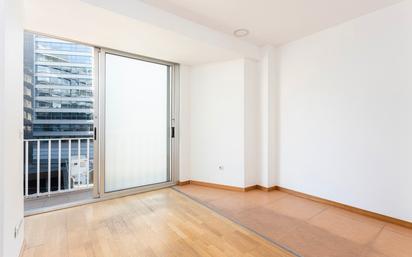 Dormitori de Apartament en venda en  Barcelona Capital amb Aire condicionat i Terrassa