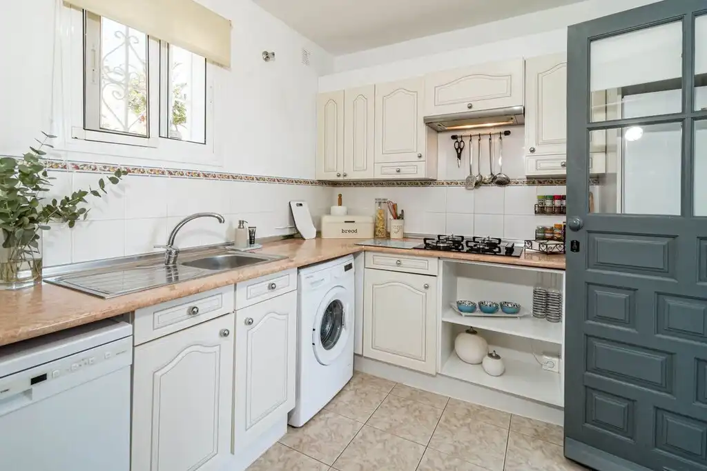 Cuina de Casa o xalet en venda en Mijas amb Aire condicionat, Jardí privat i Terrassa