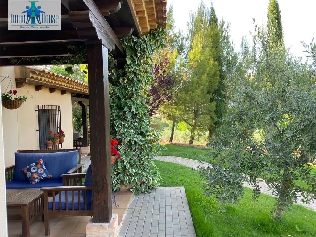 Jardí de Casa o xalet en venda en Alcaraz amb Calefacció i Jardí privat