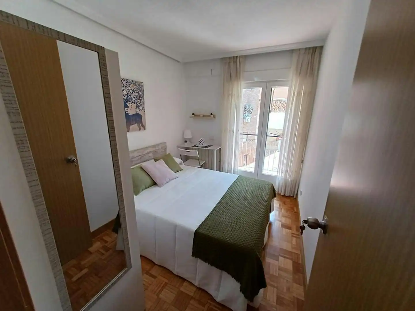 Habitación de Piso para compartir en Madrid con Lavadora