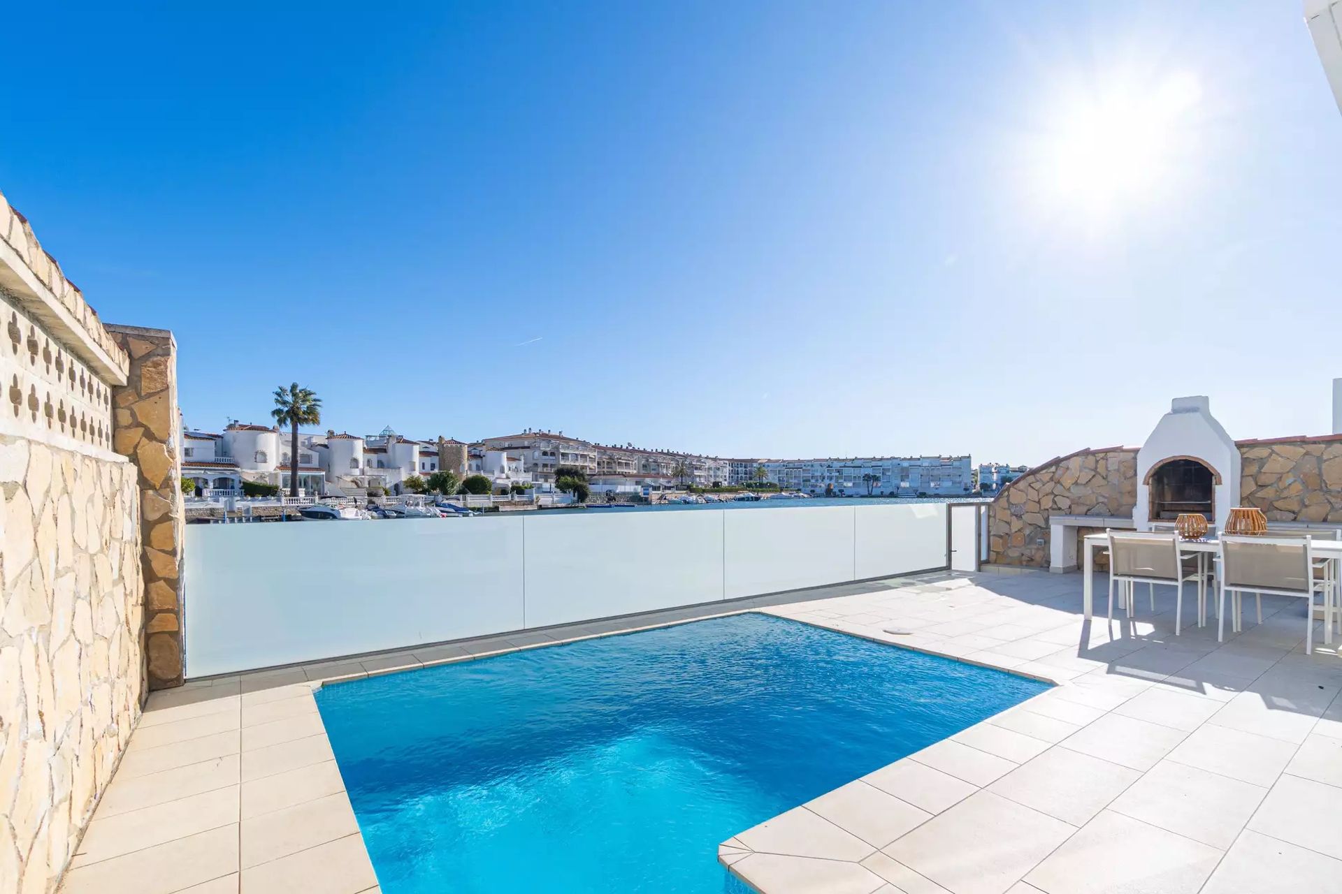 Piscina de Casa o xalet en venda en Empuriabrava amb Aire condicionat, Terrassa i Piscina
