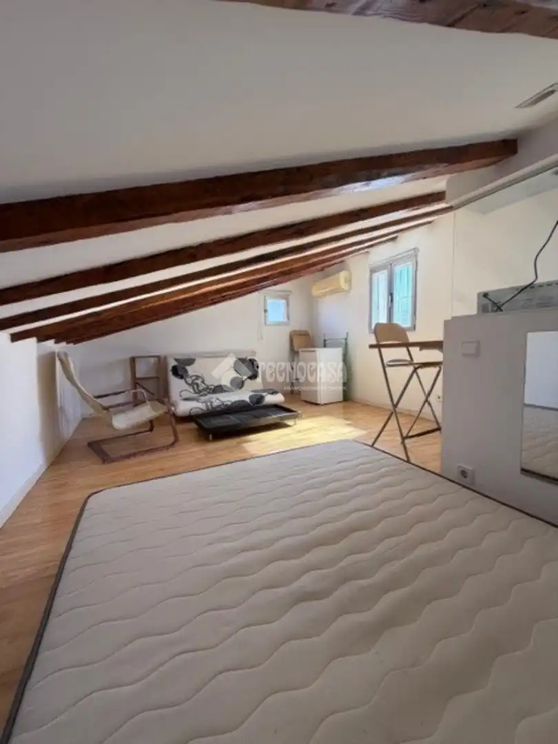Habitación de Estudio de alquiler en Madrid