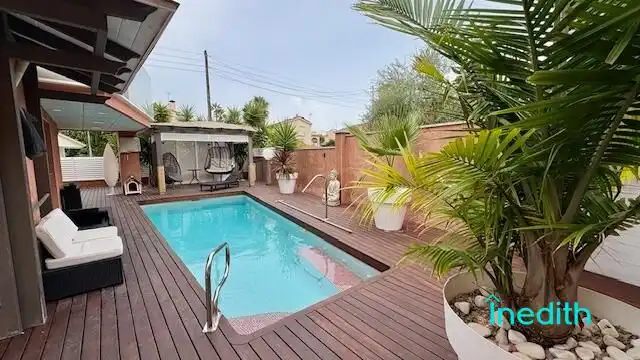 Piscina de Casa o xalet en venda en Cunit amb Aire condicionat, Calefacció i Jardí privat