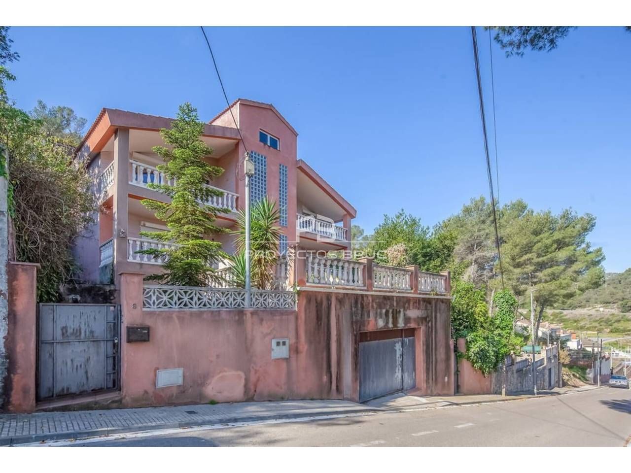 Exterior view of House or chalet for sale in Castellfollit del Boix