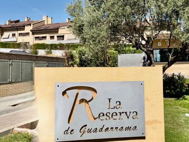 Pis amb balcó en venda a Guadarrama