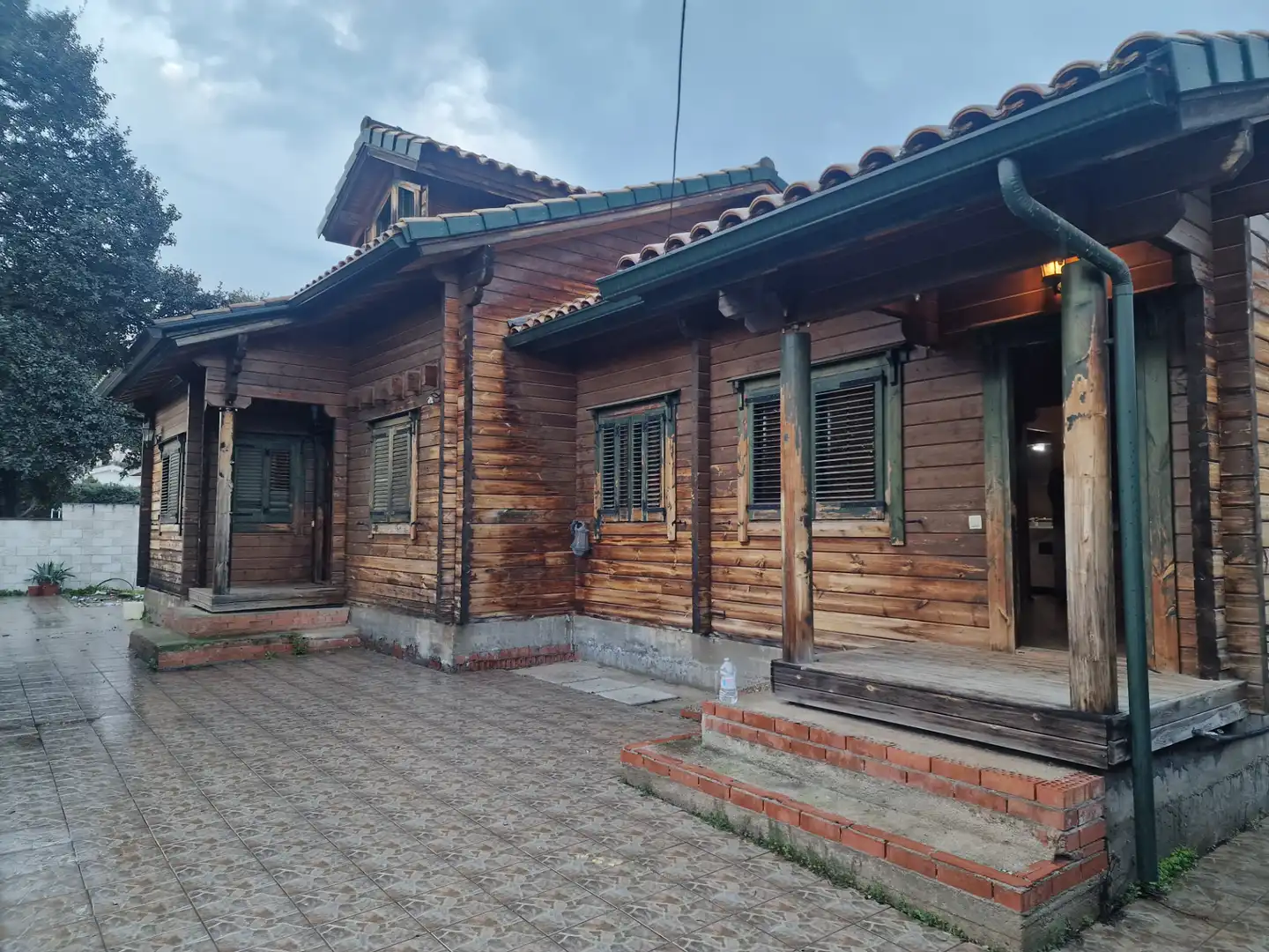Vista exterior de Casa o xalet en venda en Nuevo Baztán amb Jardí privat, Parquet i Piscina