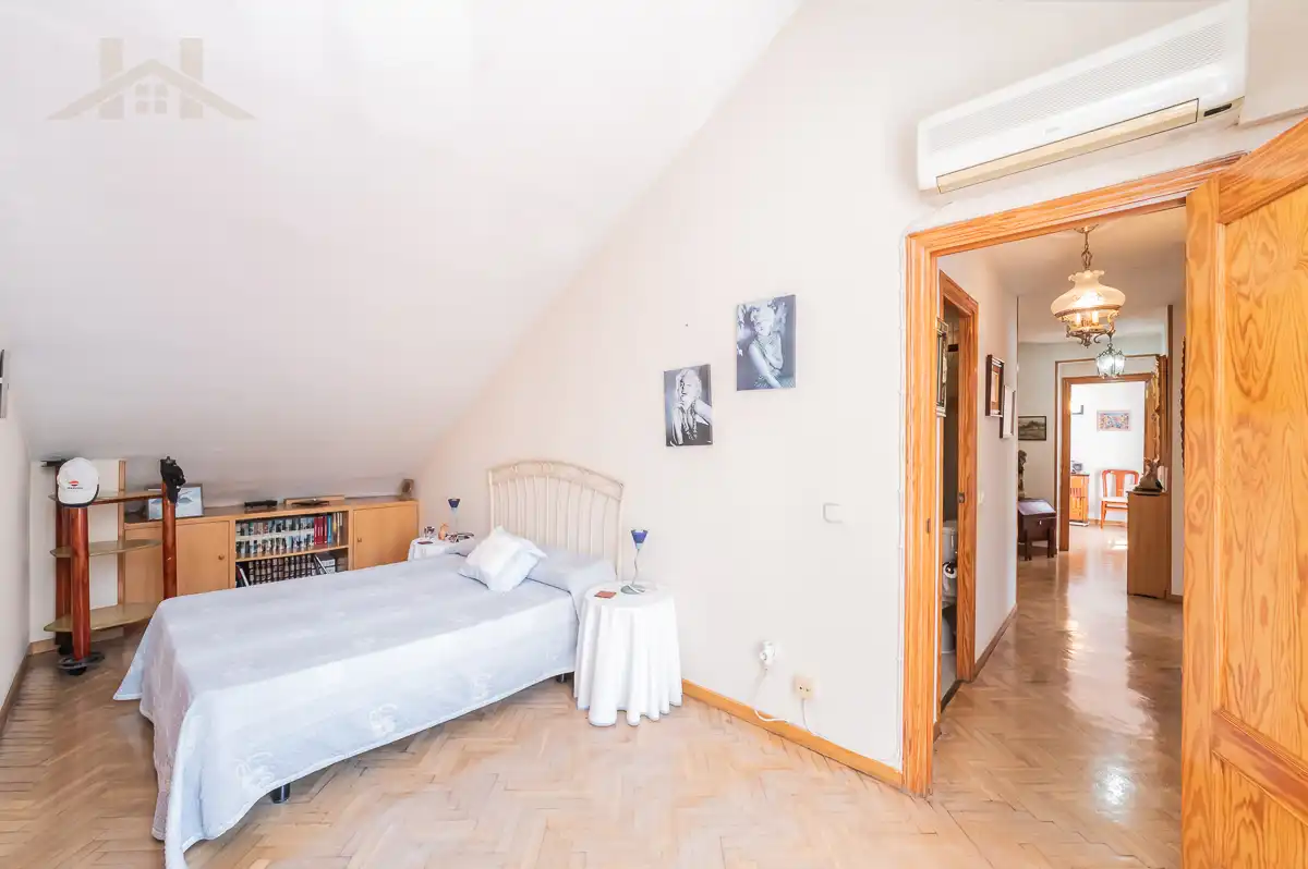 Bedroom of Houses for sale in Arroyomolinos (Madrid)  with Air Conditioner, Heating and Private garden