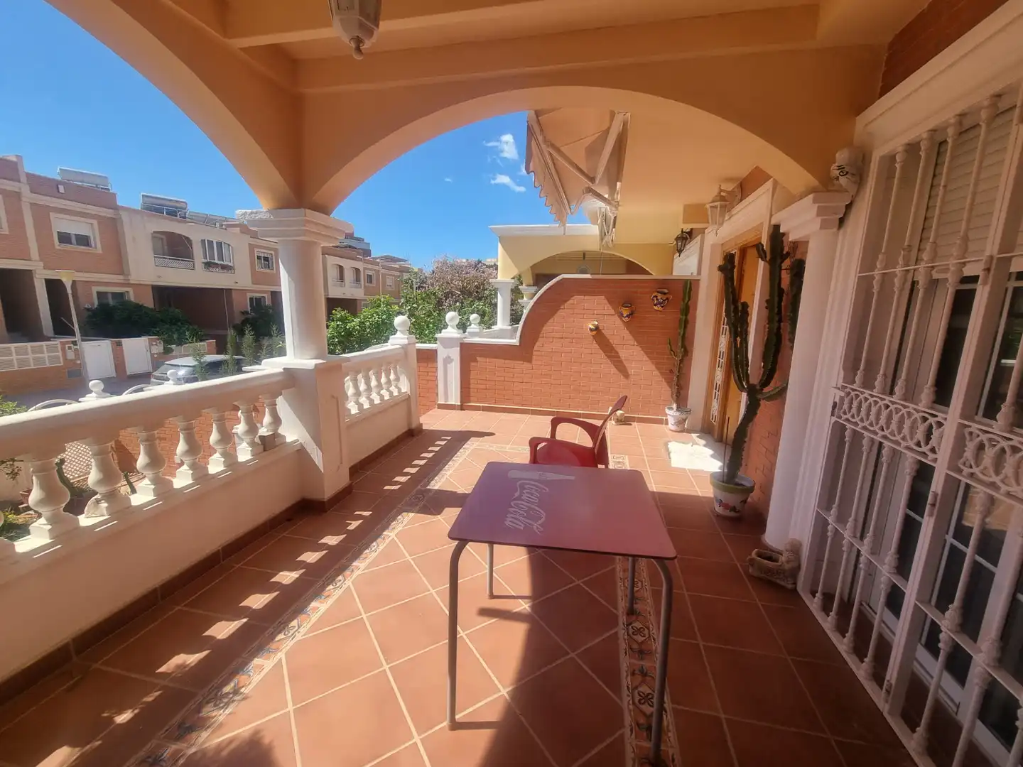 Terrassa de Casa o xalet en venda en Almería amb Aire condicionat, Calefacció i Jardí privat