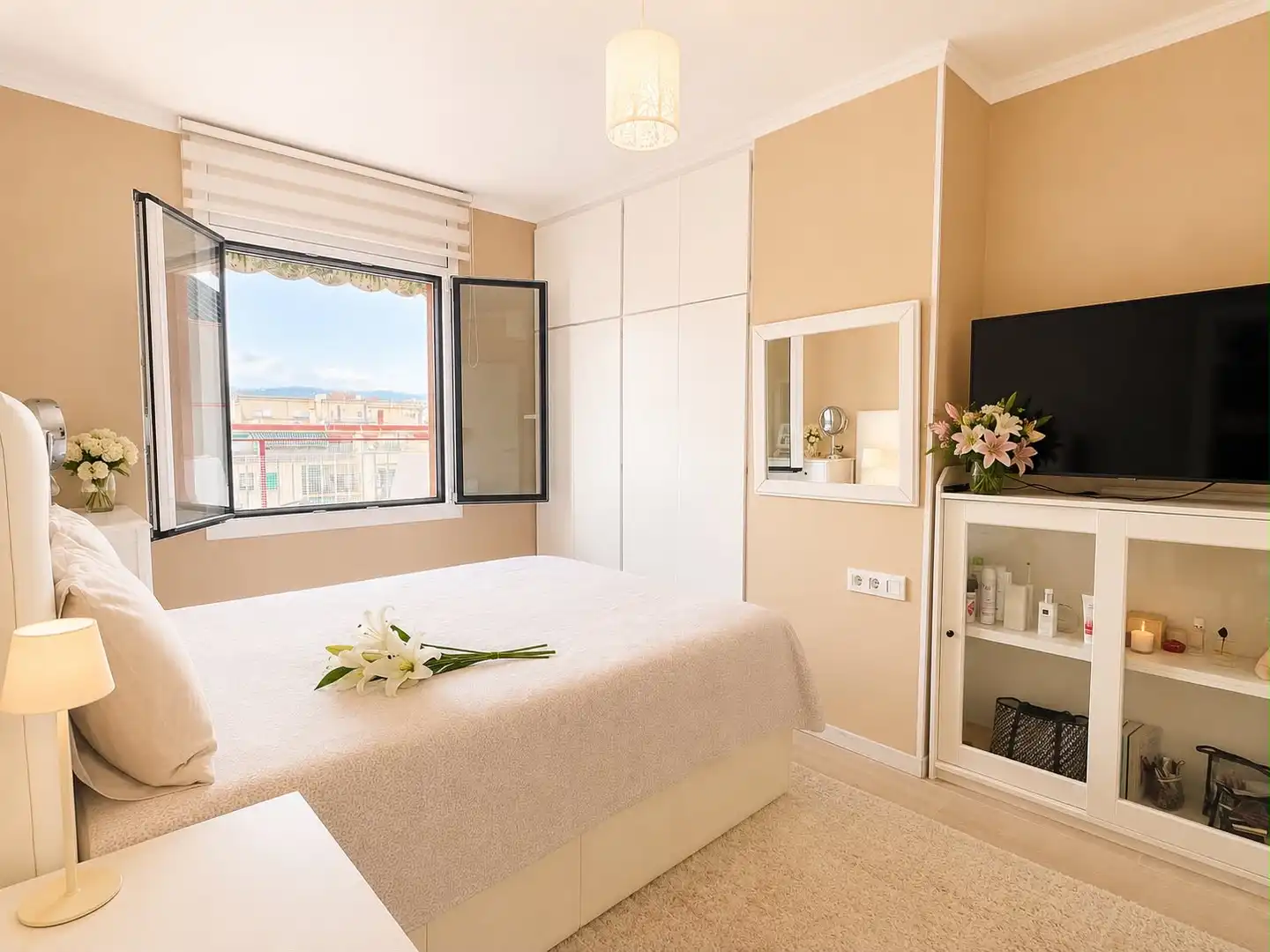 Schlafzimmer von Dachboden zum Verkauf in Barcelona mit Klimaanlage, Heizung und Parkett