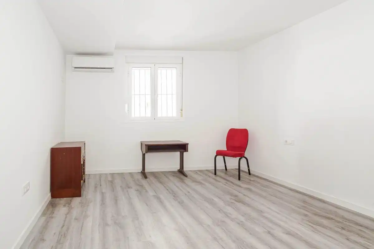 Bedroom of Flat for rent in Sevilla  with Air Conditioner, Heating and Terrace