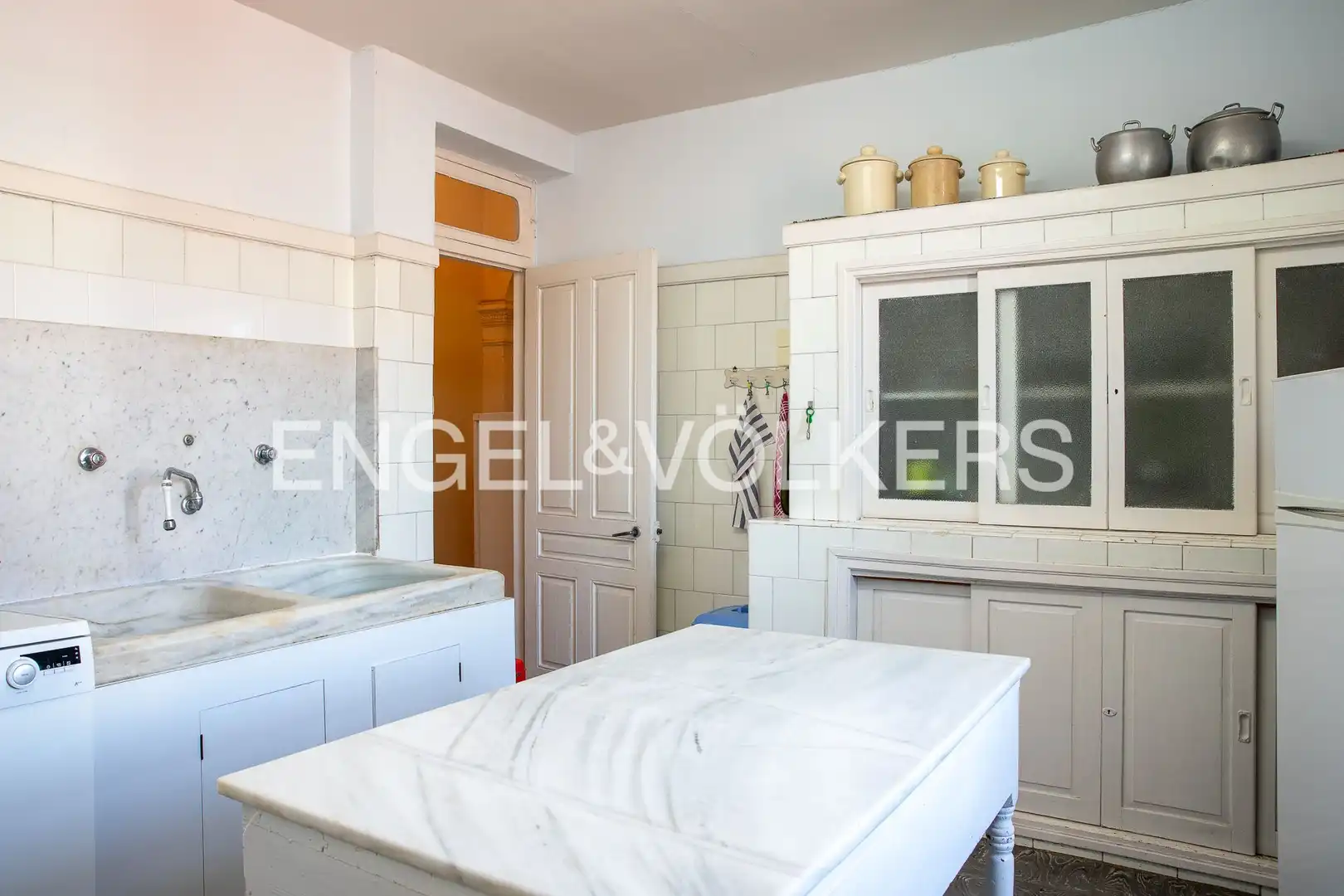Cocina de Piso en venta en Laredo con Calefacción y Balcón