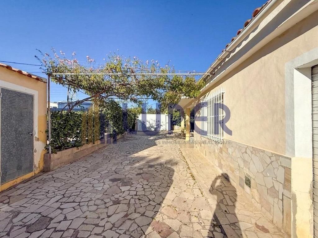 House or chalet for sale in Montnegre, Partidas de Alicante