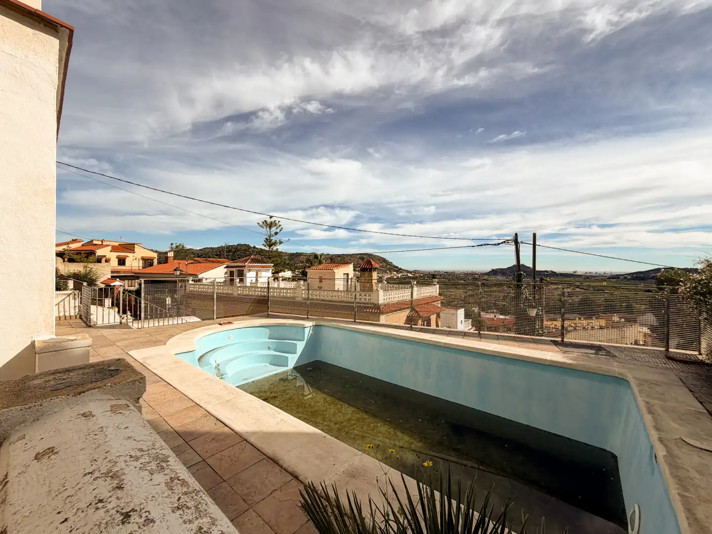 Schwimmbecken von Haus oder Chalet zum Verkauf in Gilet mit Heizung, Parkett und Terrasse