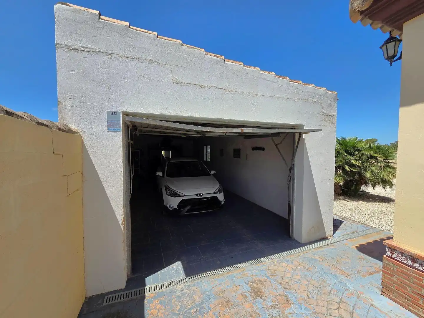 Aparcament de Casa o xalet en venda en Chiclana de la Frontera amb Jardí privat