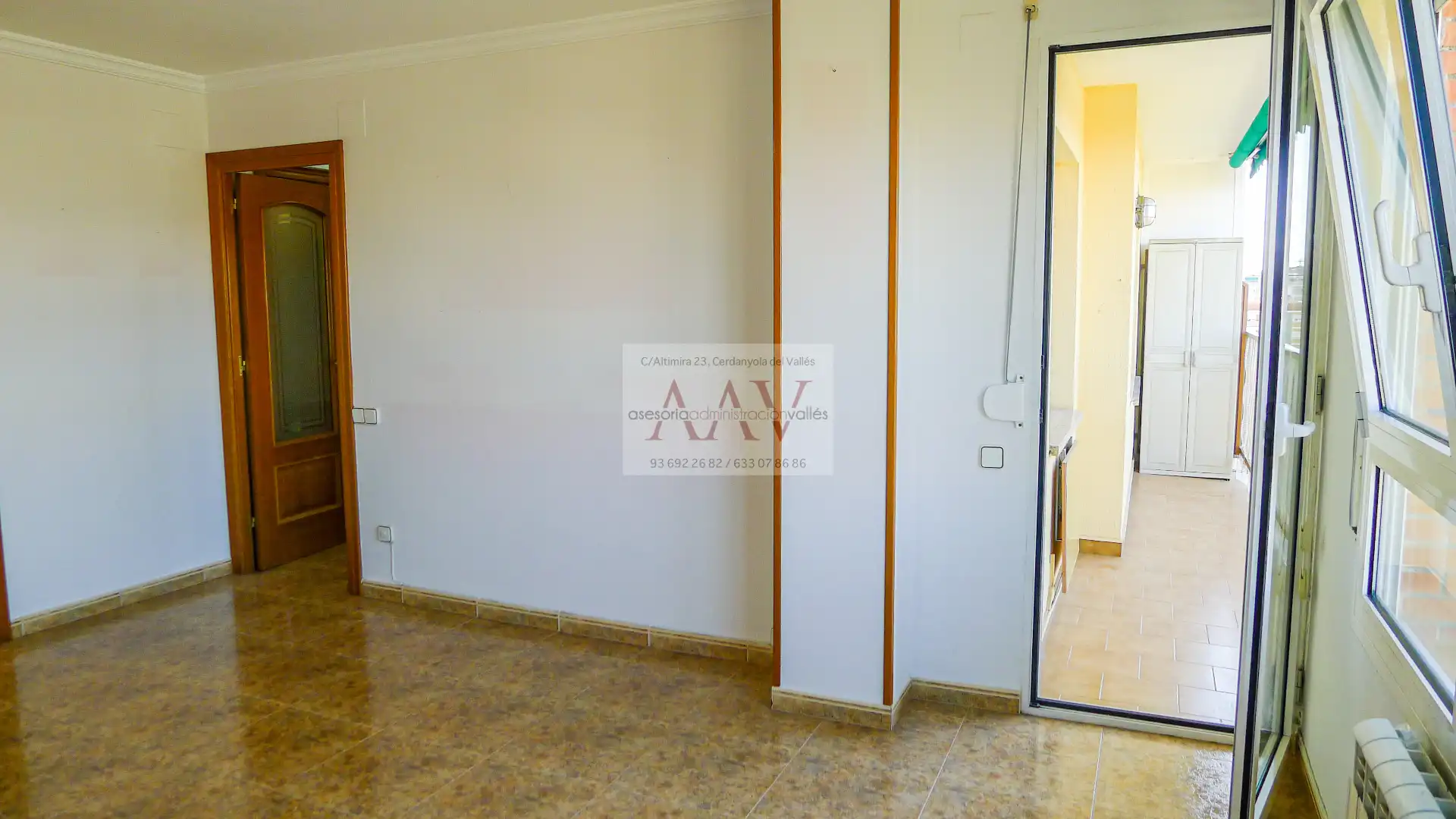 Habitación de Piso en venta en Cerdanyola del Vallès con Calefacción, Horno y Balcón