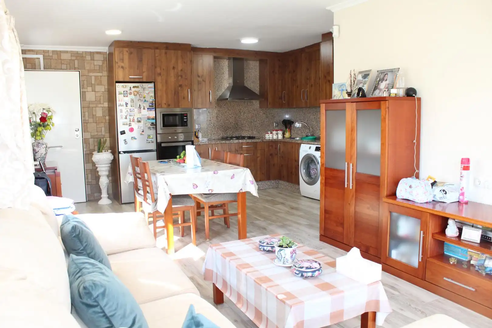 Cocina de Apartamento en venta en Roquetas de Mar con Jardín privado, Trastero y Amueblado