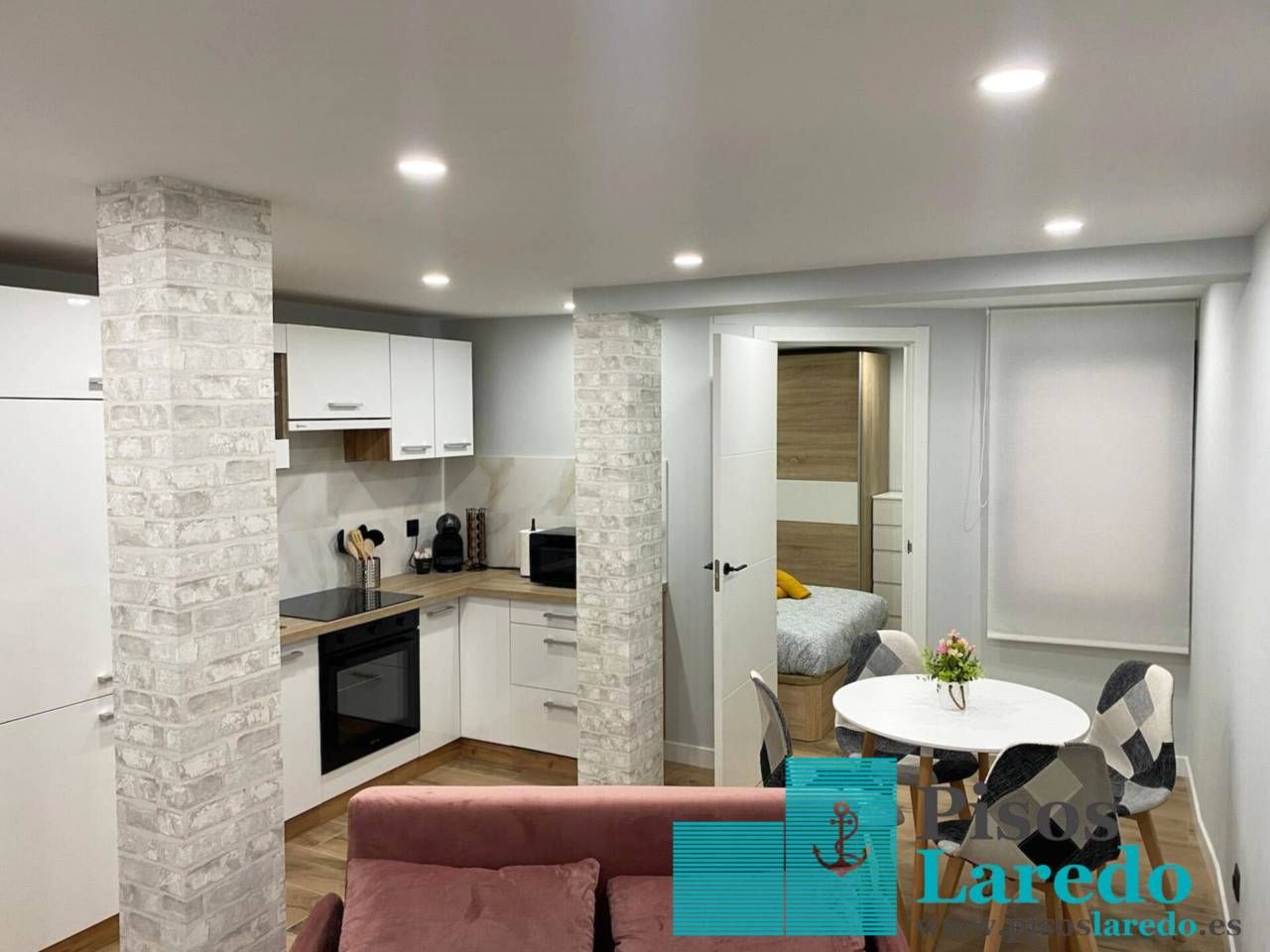 Cuina de Pis en venda en Laredo amb Calefacció i Moblat