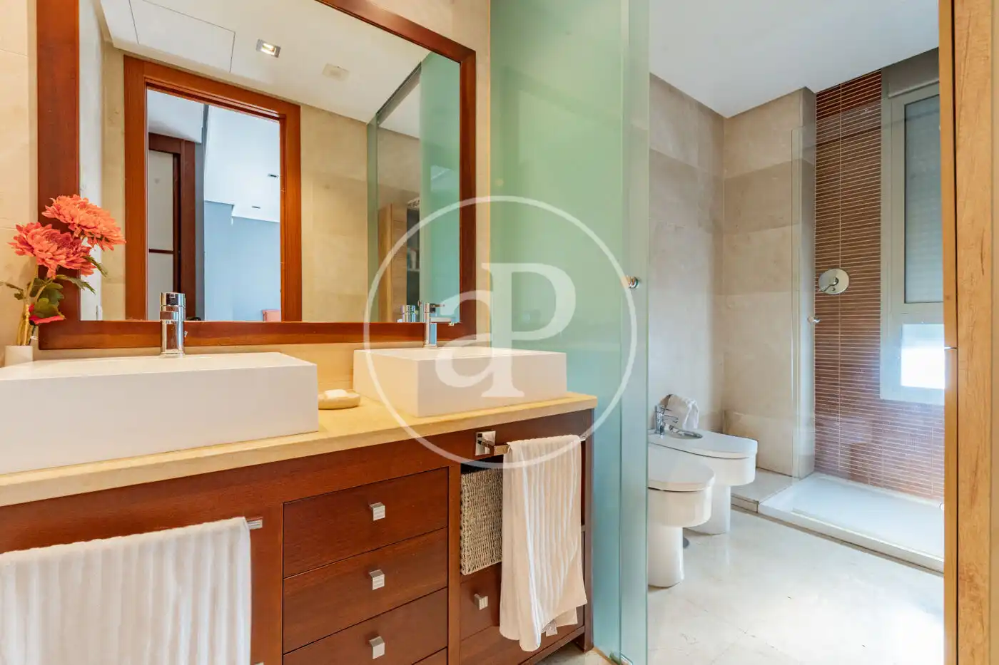 Bathroom of Flat for sale in Madrid  with Air Conditioner, Heating and Private garden
