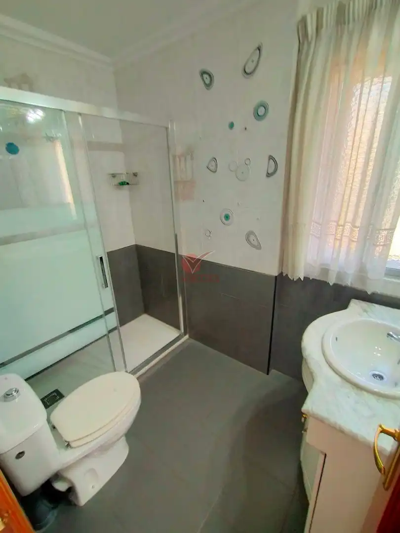 Badezimmer von Wohnung zur Miete in Cuenca mit Heizung, Terrasse und Möbliert