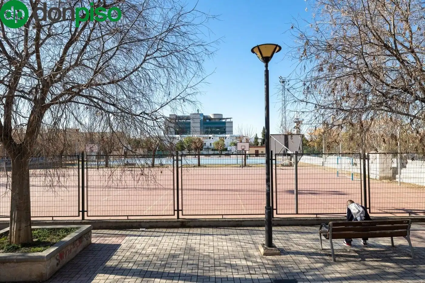 Piso en venta en Calle ALMUÑECAR, 4, Barrio de Zaidín