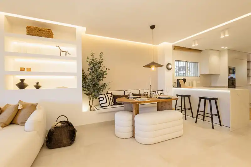 Wohnzimmer von Wohnungen zur Miete in Marbella mit Klimaanlage, Möbliert und Fernseher