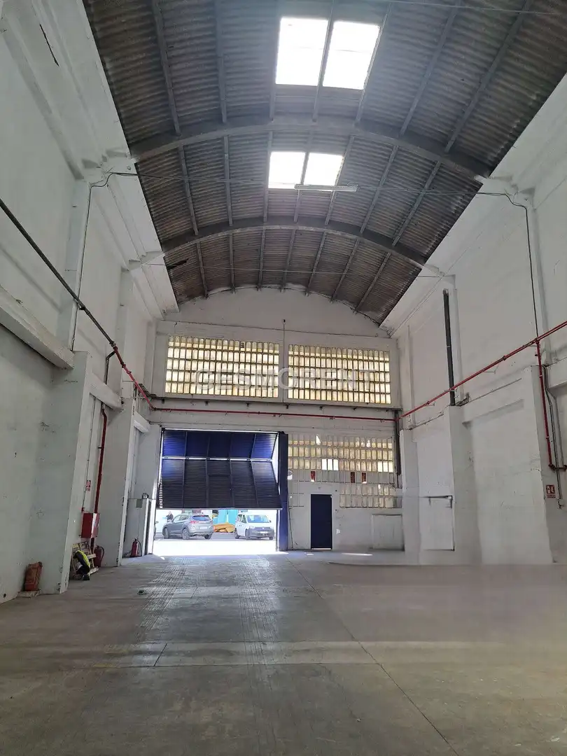 Nau industrial de lloguer en L'Hospitalet de Llobregat