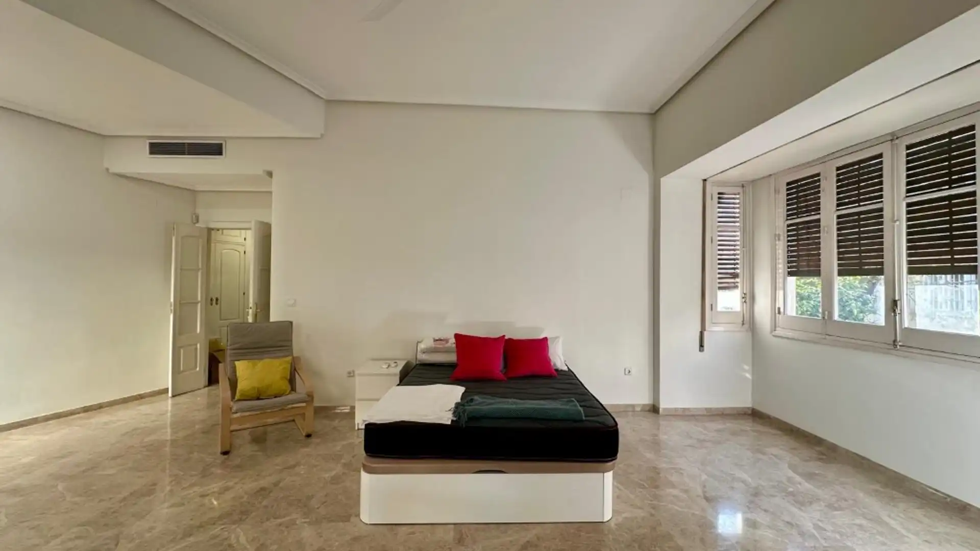 Bedroom of Flat for rent in  Córdoba Capital