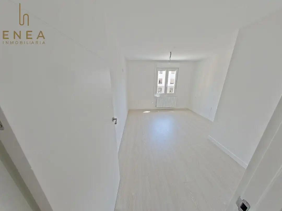 Piso en venta en Vitoria - Gasteiz con Calefacción, Parquet y Terraza