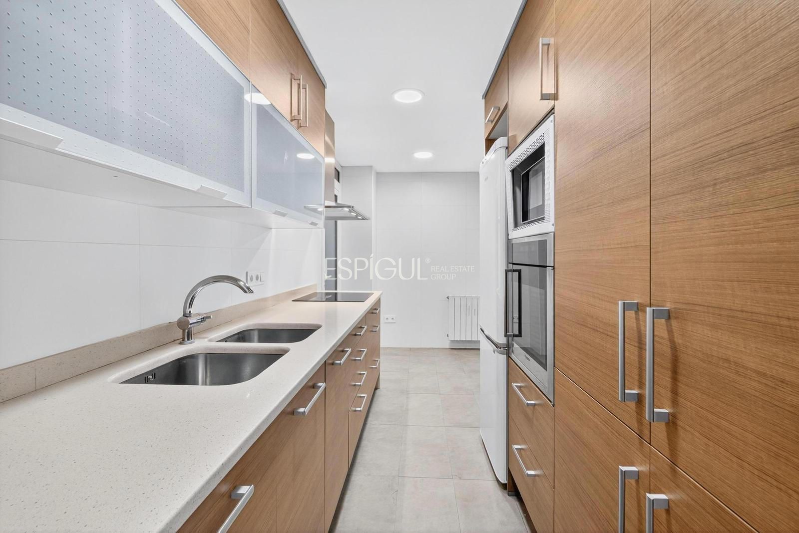 Kitchen of Flat to rent in Girona Capital  with Heating, Terrace and Furnished