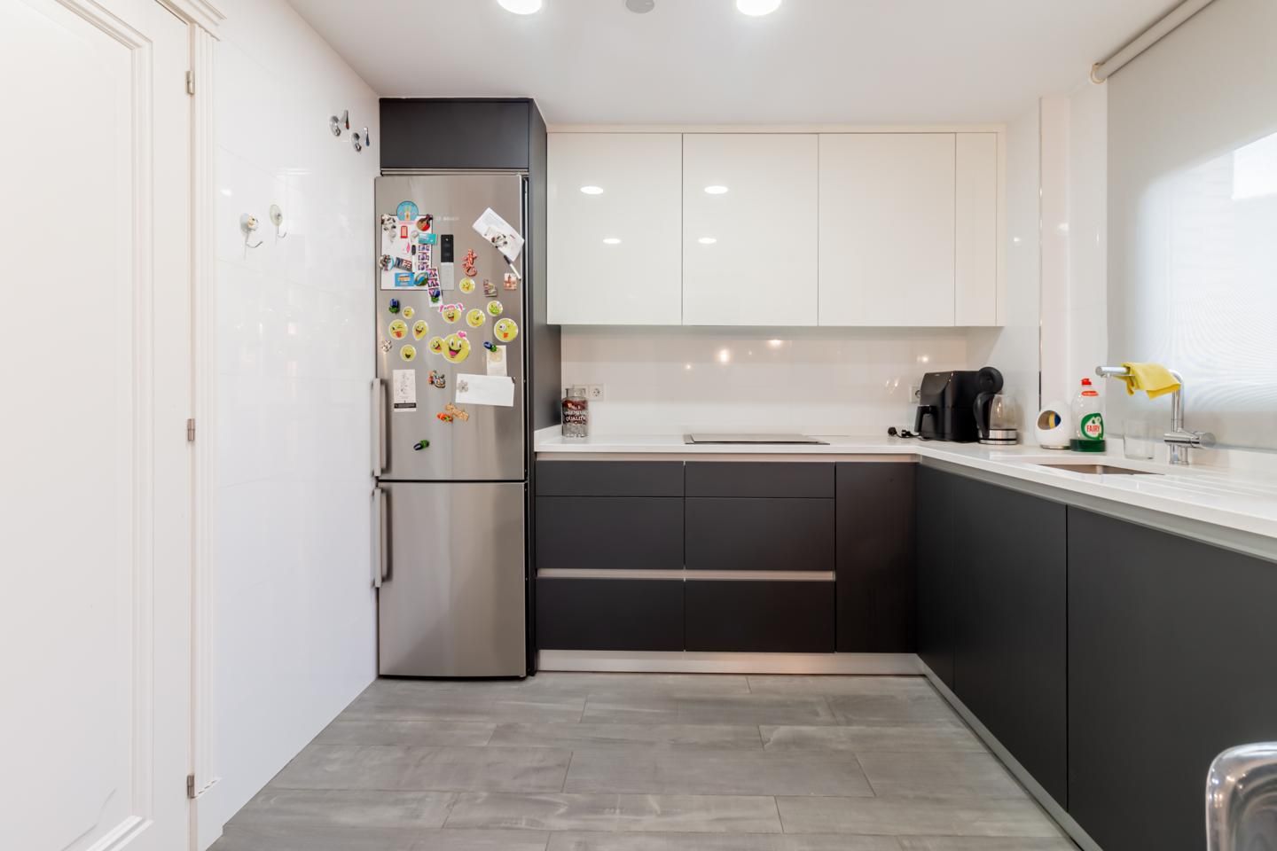 Kitchen of Flat for sale in  Madrid Capital  with Air Conditioner and Furnished