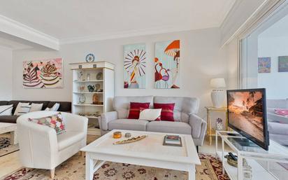 Living room of Flat for sale in Marbella  with Terrace, Furnished and Alarm