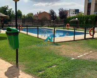 Piscina de Dúplex en venda en Ciudad Real Capital amb Aire condicionat, Terrassa i Balcó