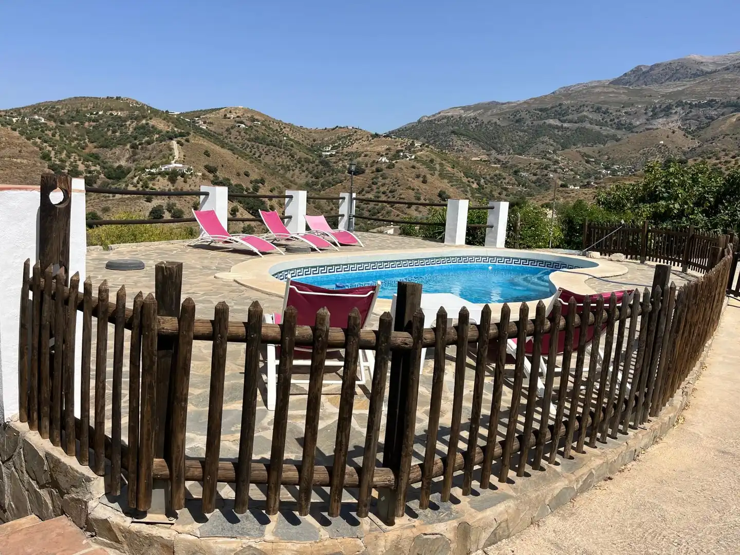 Piscina de Finca rústica de lloguer en Sedella amb Aire condicionat, Jardí privat i Traster