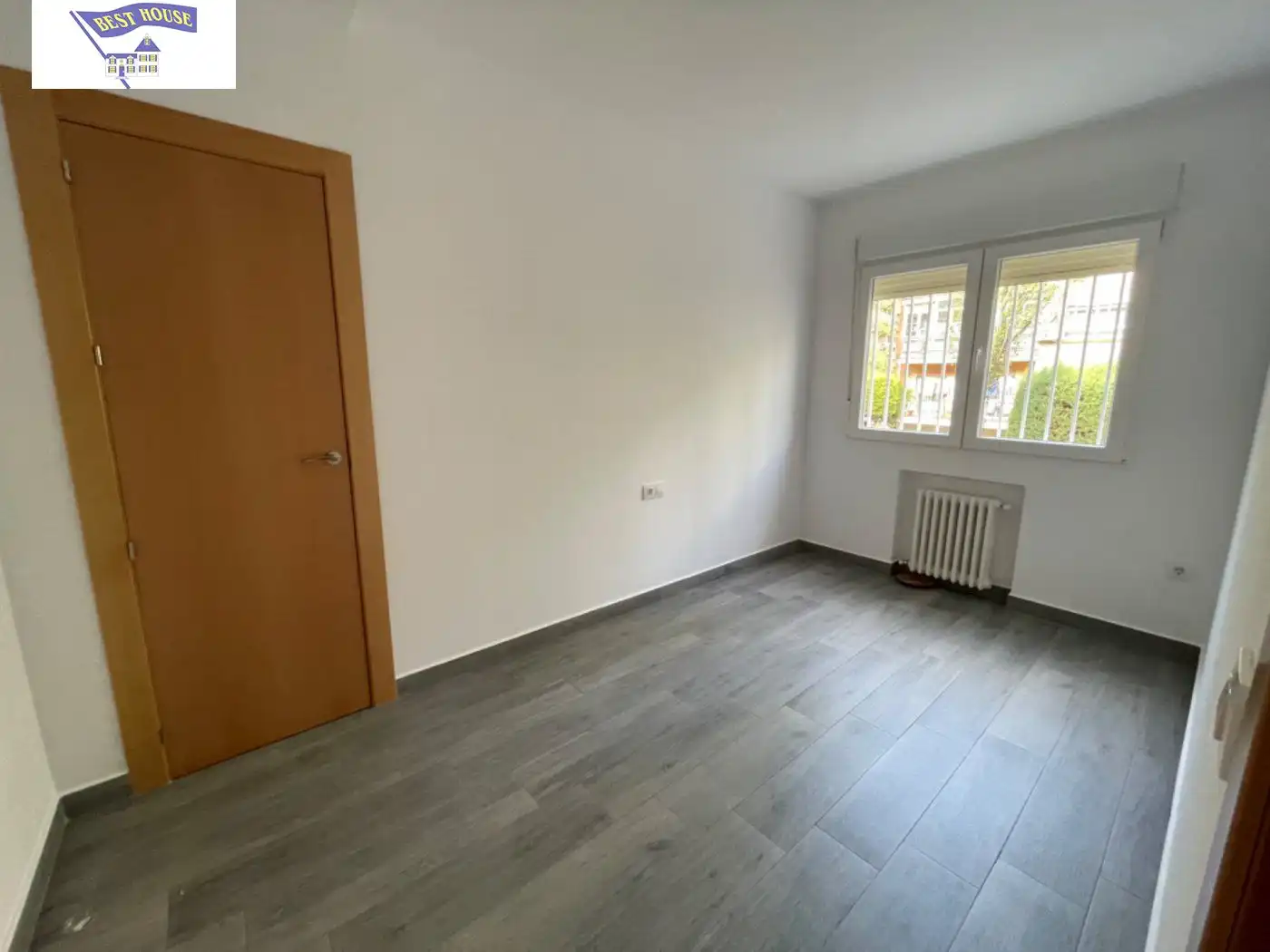 Schlafzimmer von Erdgeschoss zur Miete in Albacete mit Heizung und Balkon