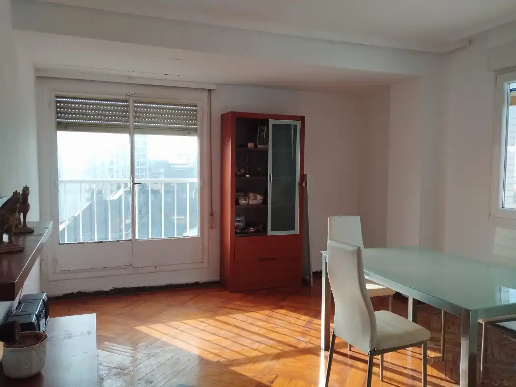 Sala de estar de Piso en venta en Cuatro Caminos