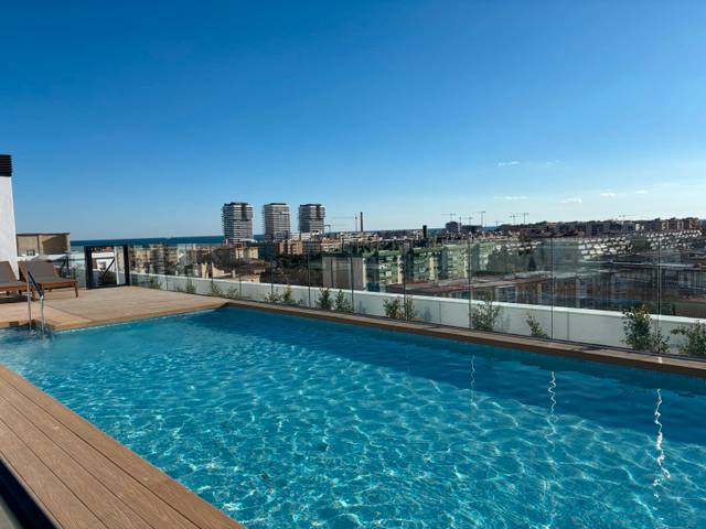 Apartamento en Alquiler en Avenida de los Guindos en Los Guindos - Parque Mediterráneo - Santa Paula