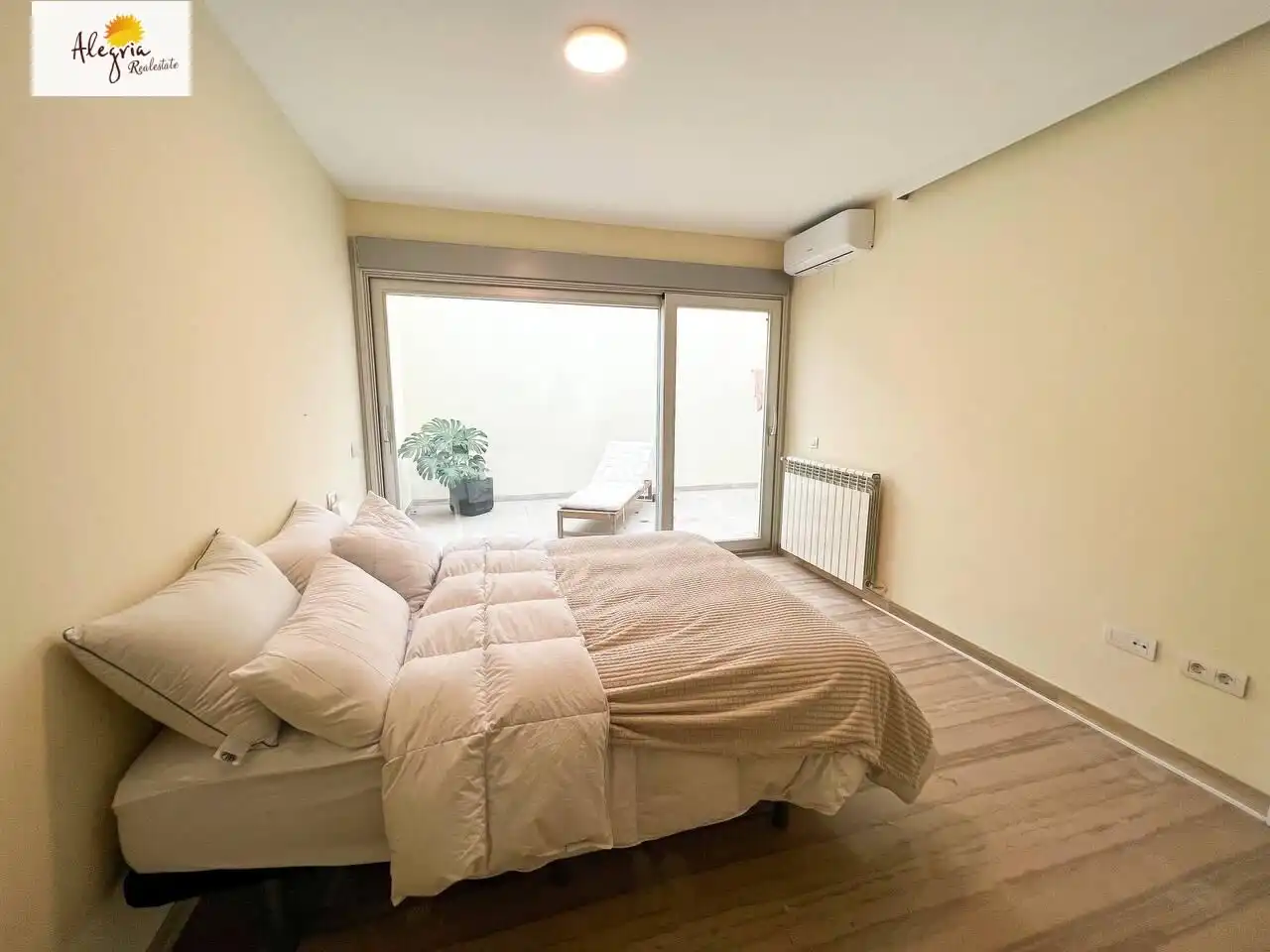 Habitación de Casa o chalet en venta en Chiva con Aire acondicionado, Calefacción y Jardín privado
