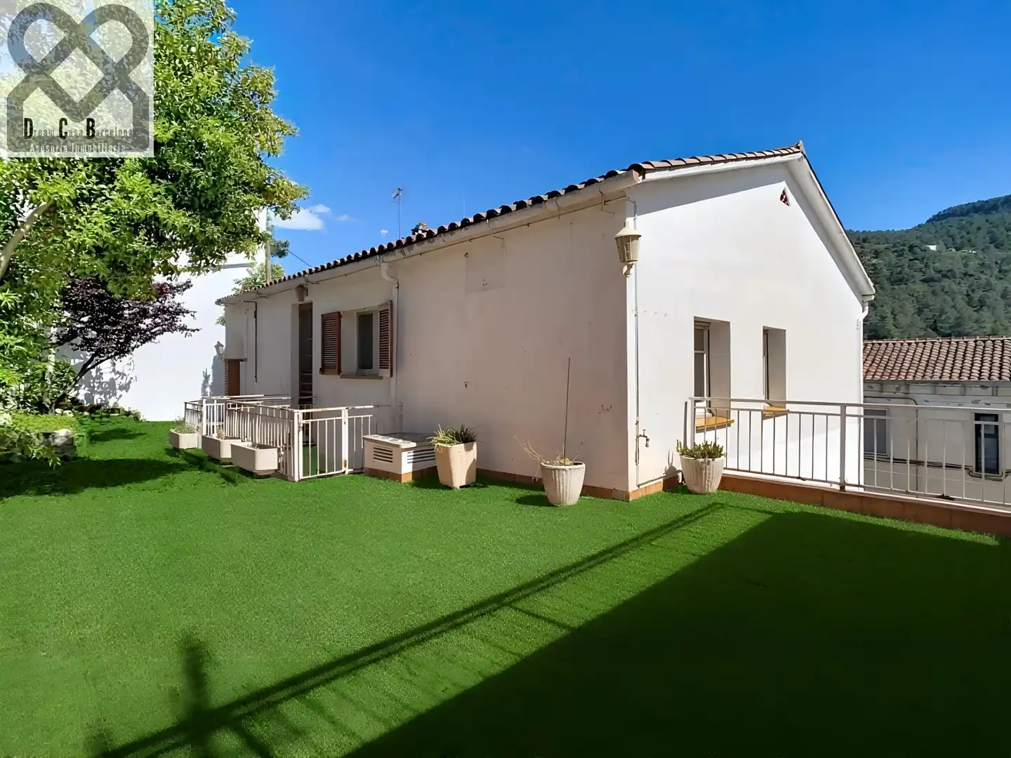 Vista exterior de Casa o chalet en venta en Corbera de Llobregat con Calefacción, Jardín privado y Terraza