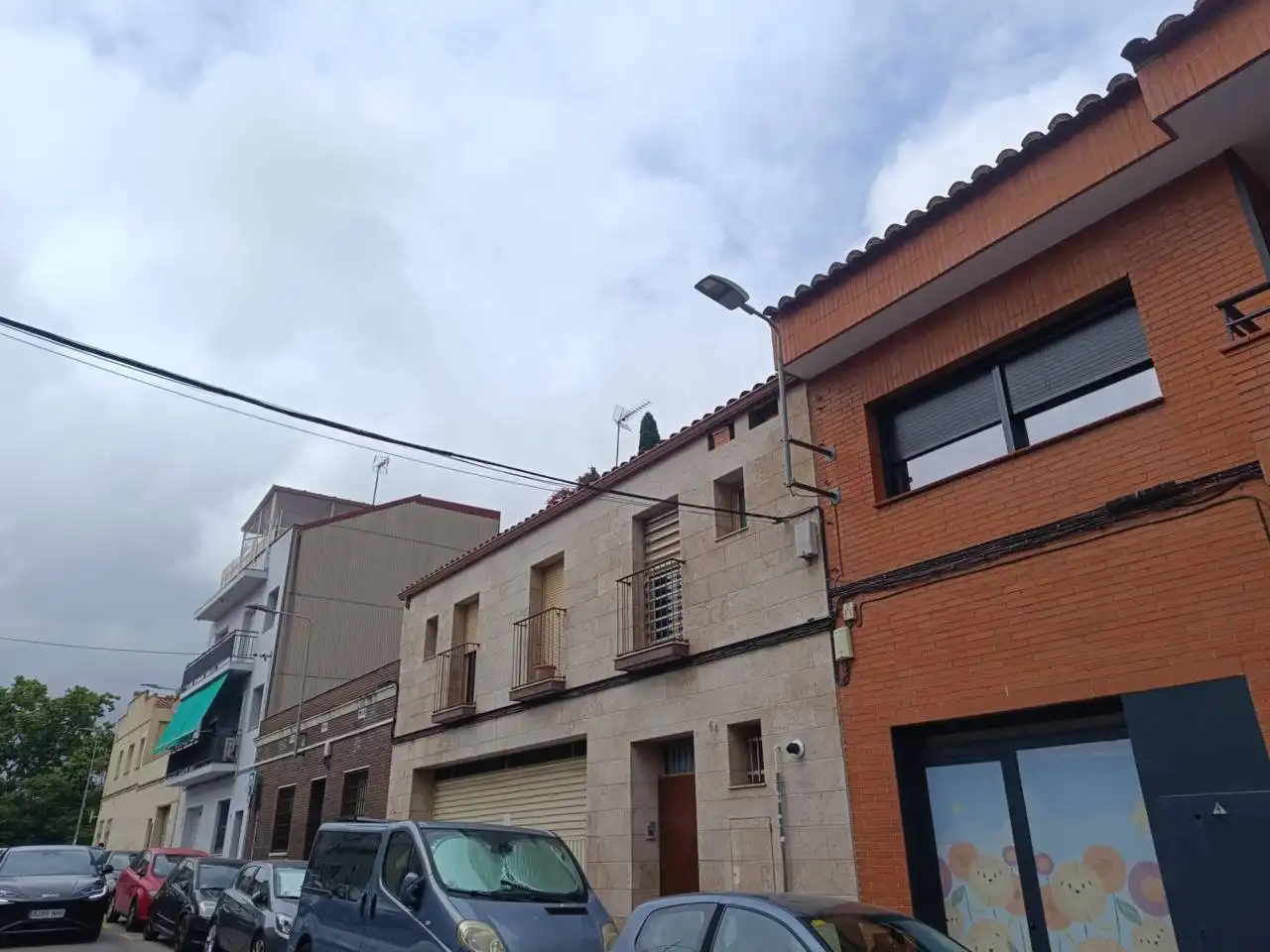 Außenansicht von Haus oder Chalet zum Verkauf in Sabadell mit Privatgarten