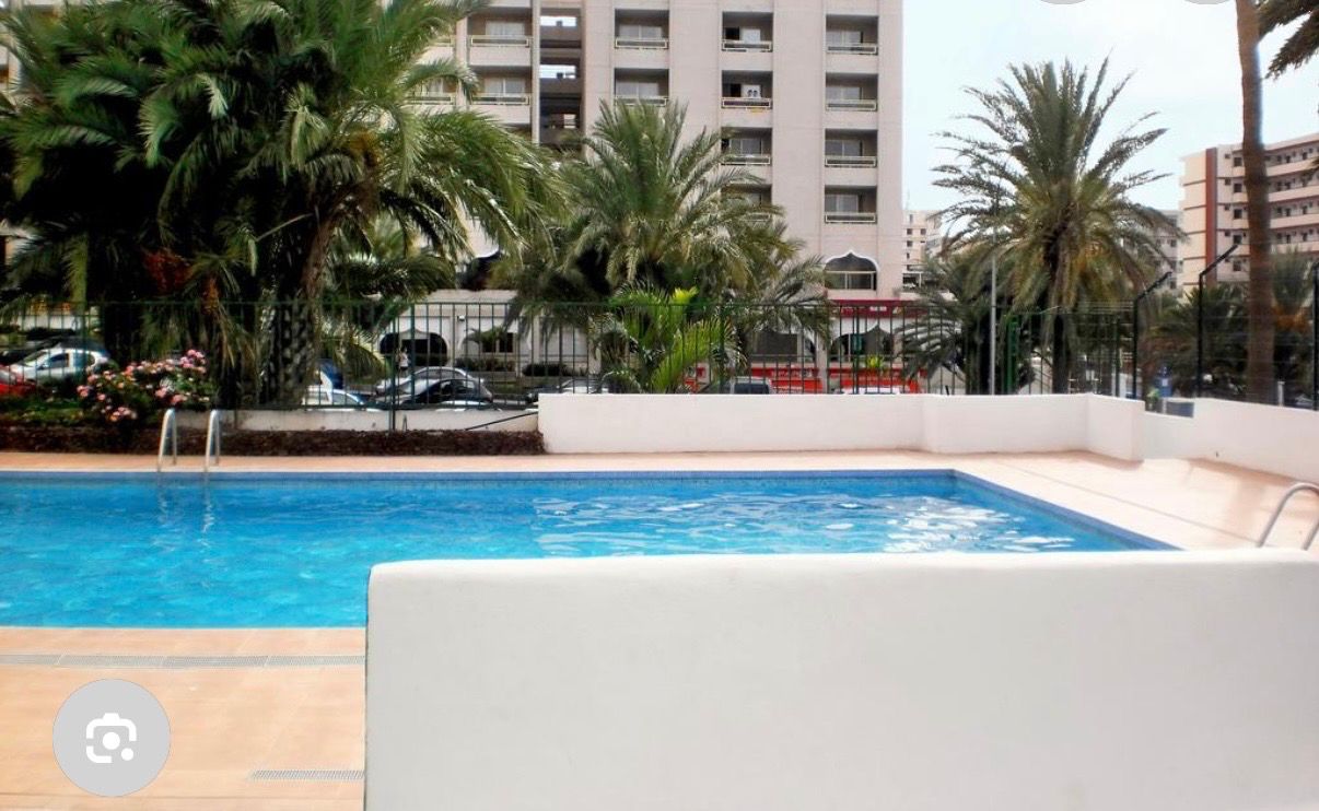 Piscina de Apartamento de alquiler en Arona con Amueblado, Horno y Lavadora